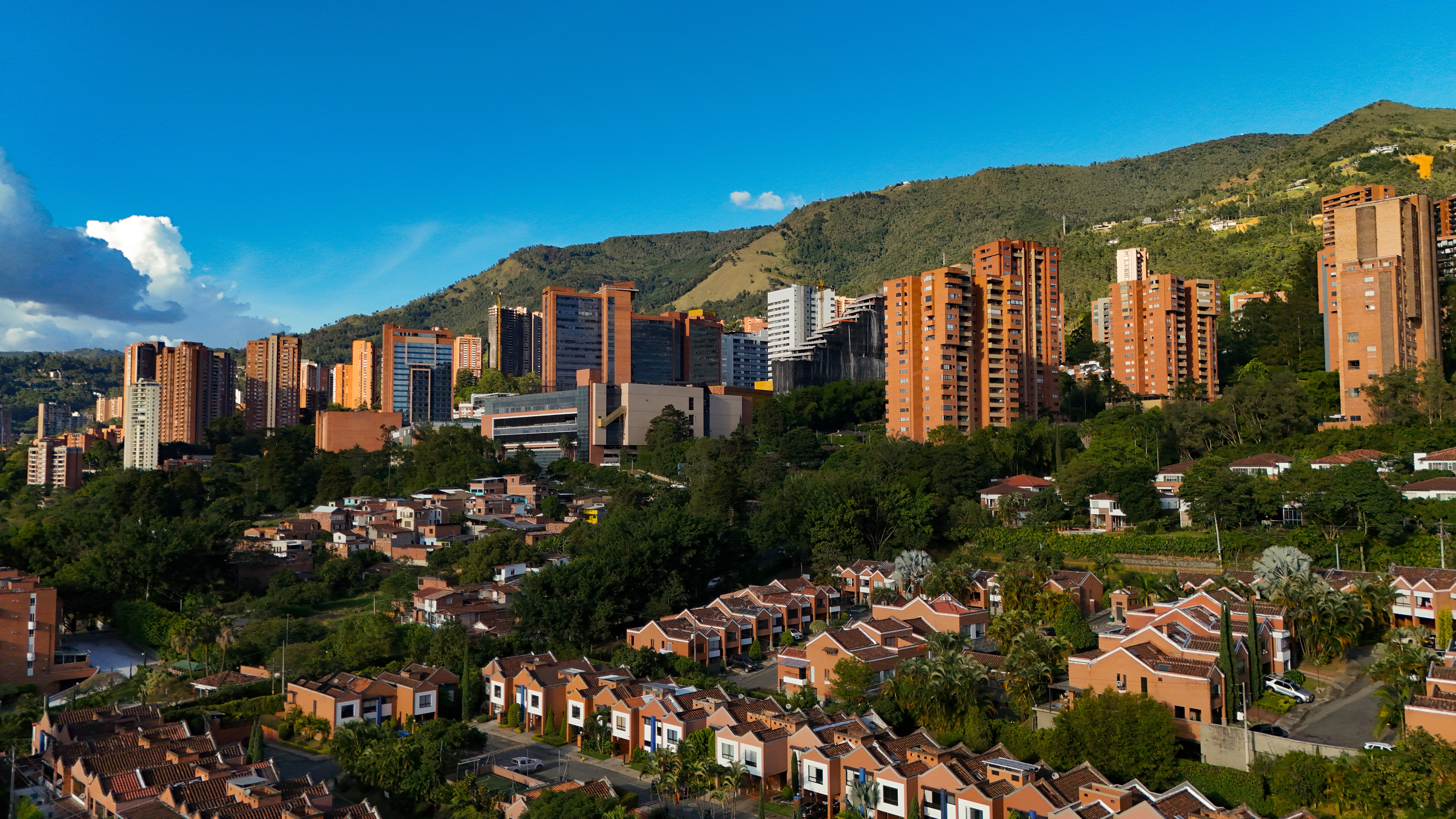 Vuelos a Medellin (Todos Los Aeropuertos)